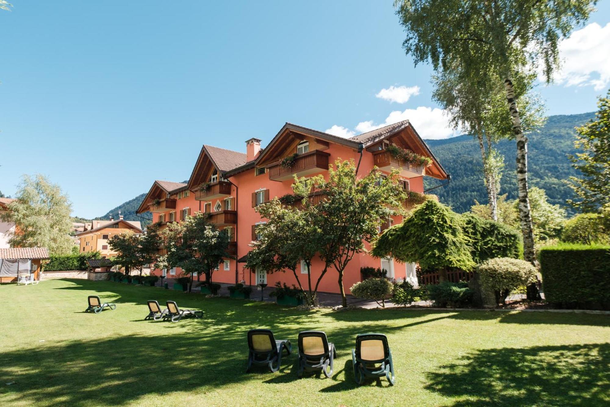 Residence Al Caminetto Molveno Eksteriør billede