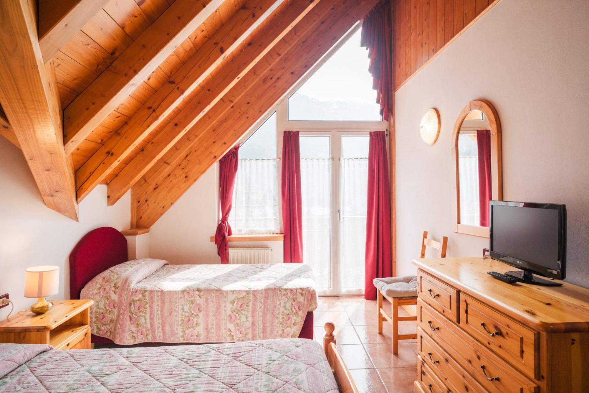 Residence Al Caminetto Molveno Eksteriør billede