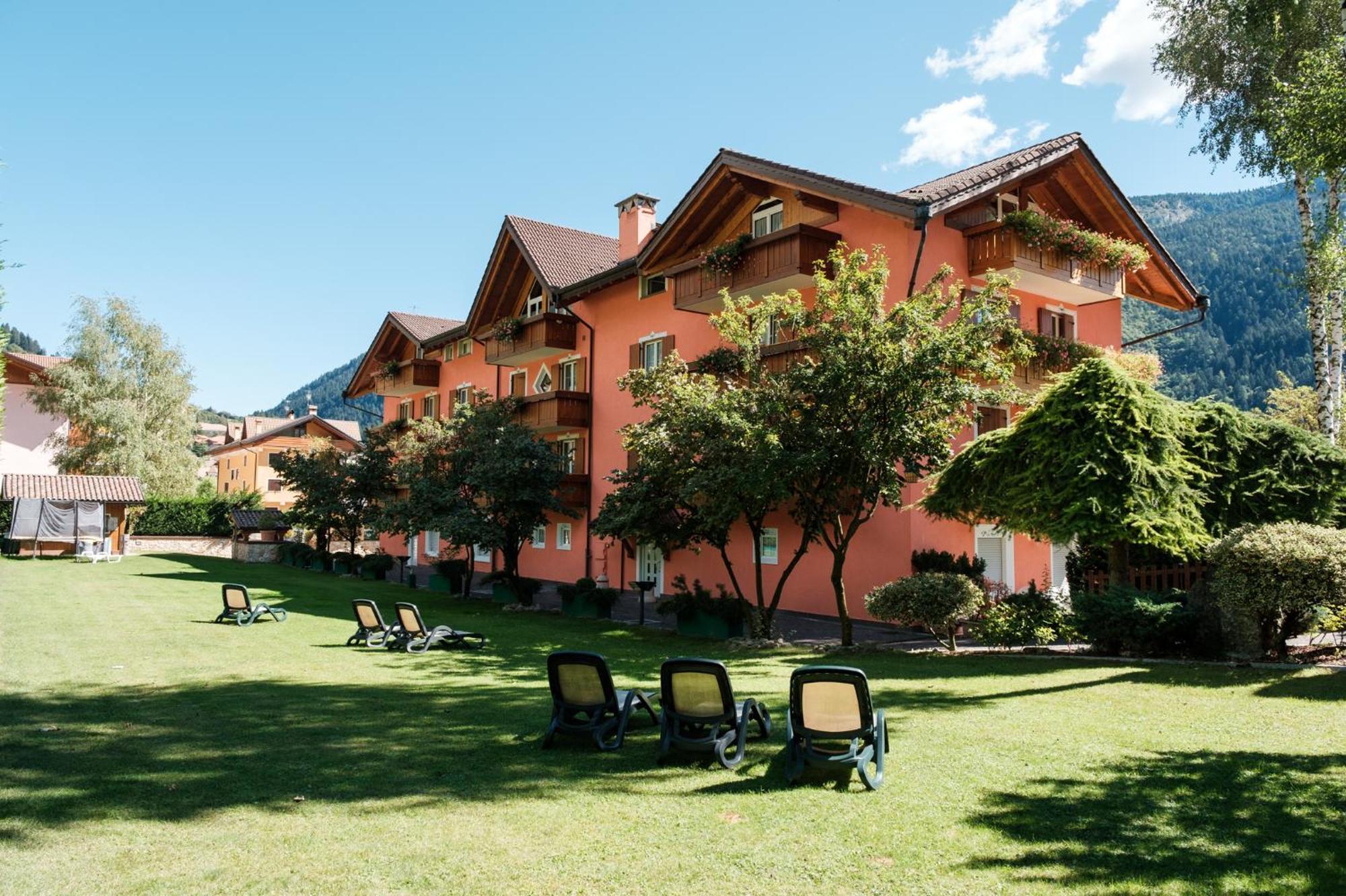 Residence Al Caminetto Molveno Eksteriør billede