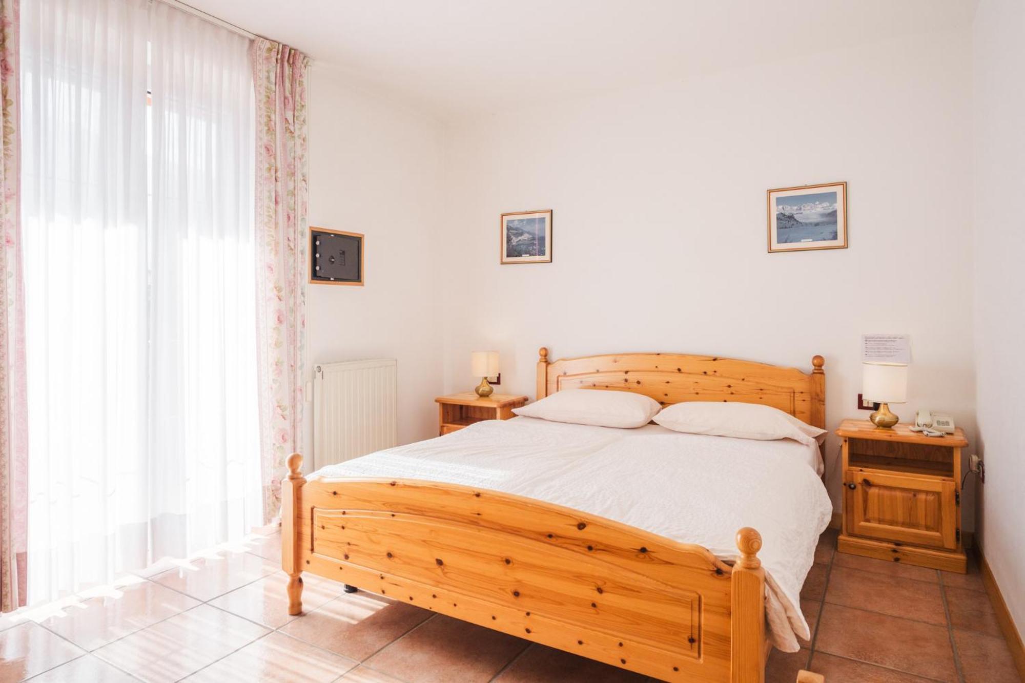 Residence Al Caminetto Molveno Eksteriør billede