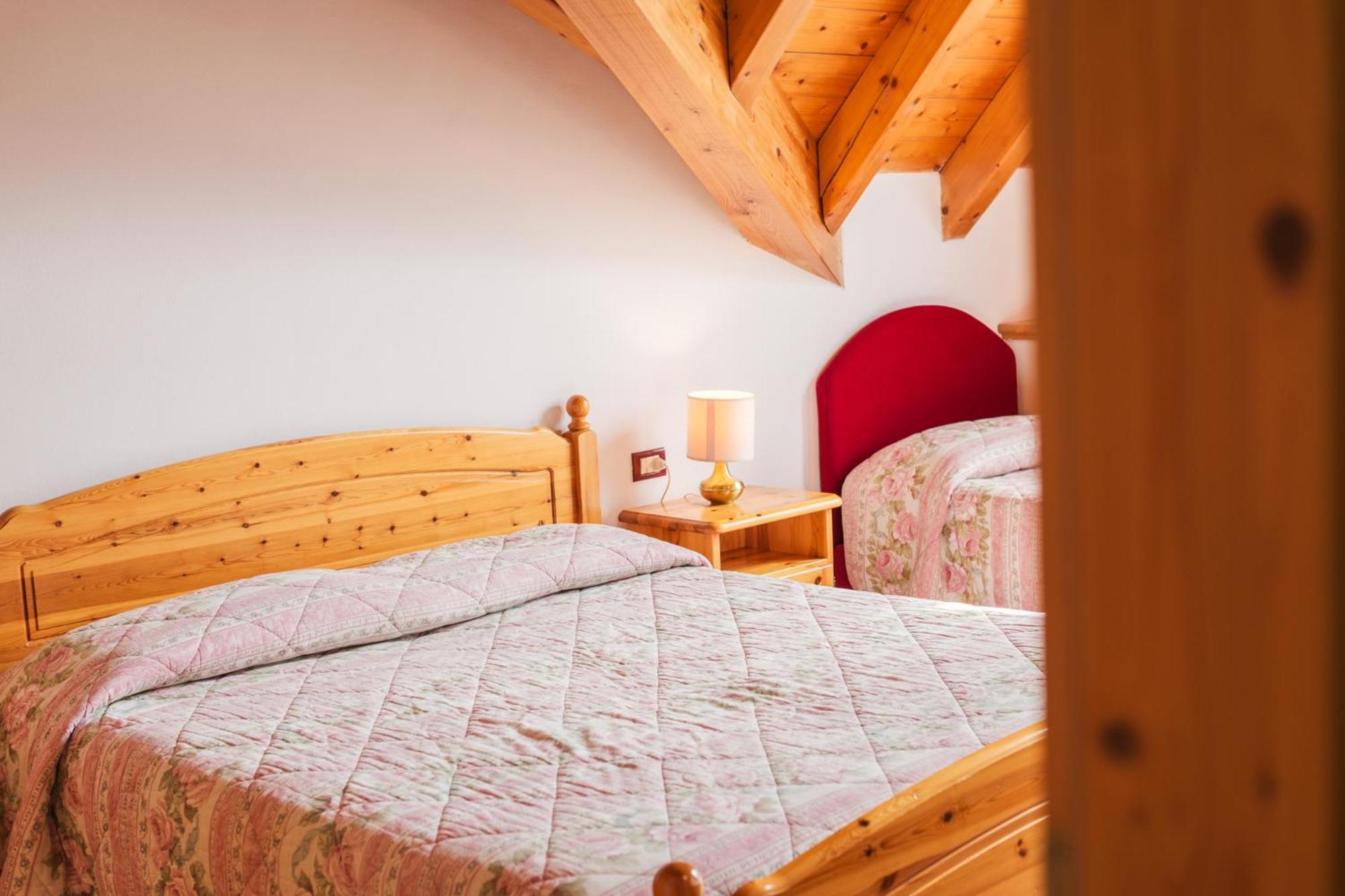 Residence Al Caminetto Molveno Eksteriør billede